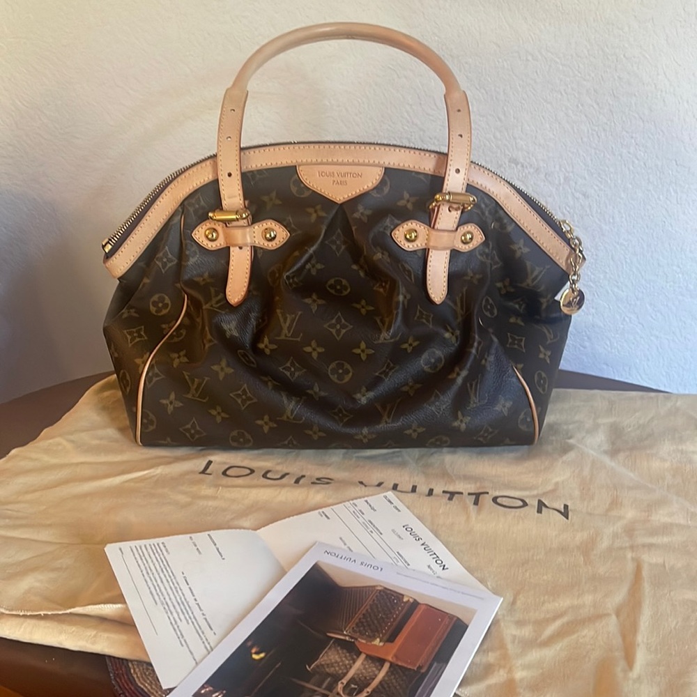 LOUIS VUITTON TIVOLI GM BAG

AUTHENTIC